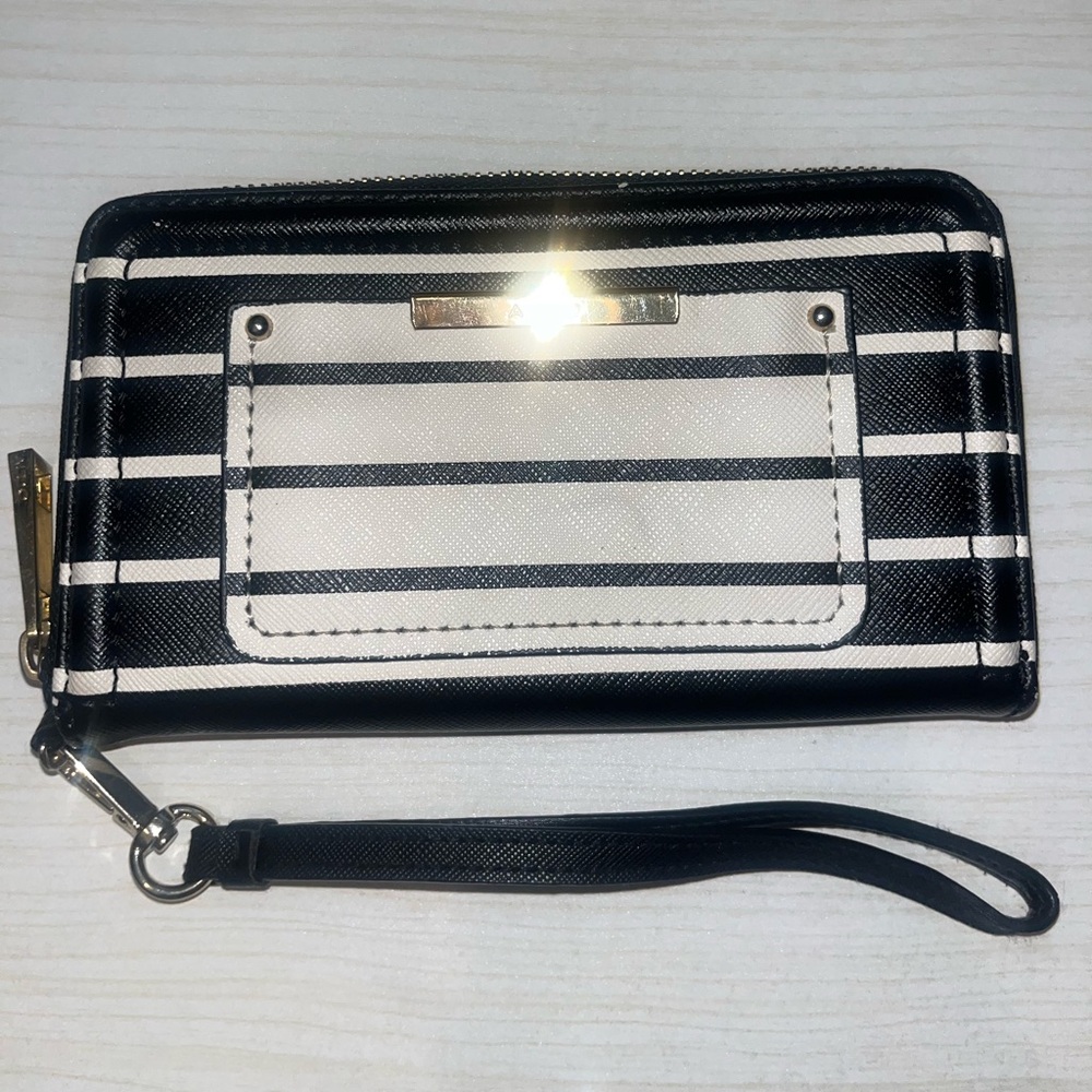 Aldo wristlet